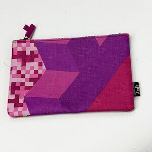 IPSY MAKE UP TRAVEL BAG